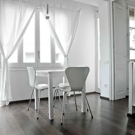 Barceloneta Suites Apartments Market-2